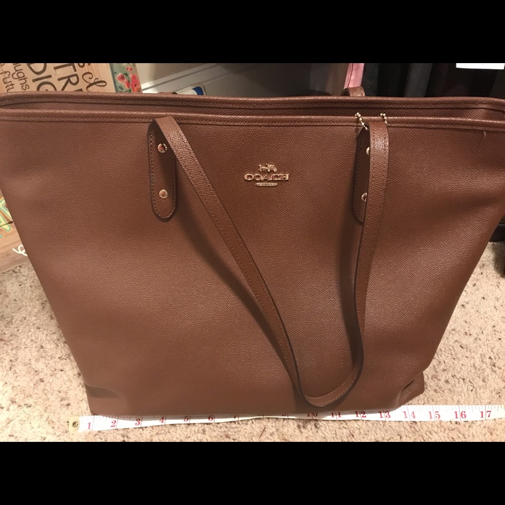 Large coach hand bag